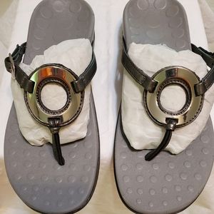 VIONIC (Orthaheel) Thong flip flop sandals